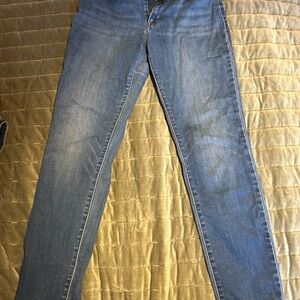 811 curvy skinny Levi’s jeans